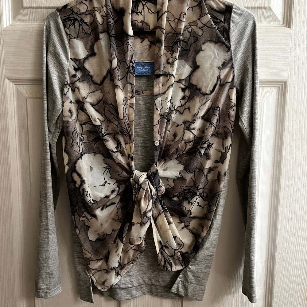 Simply, Vera Wang~ Black and gray blouse~ extra small – small